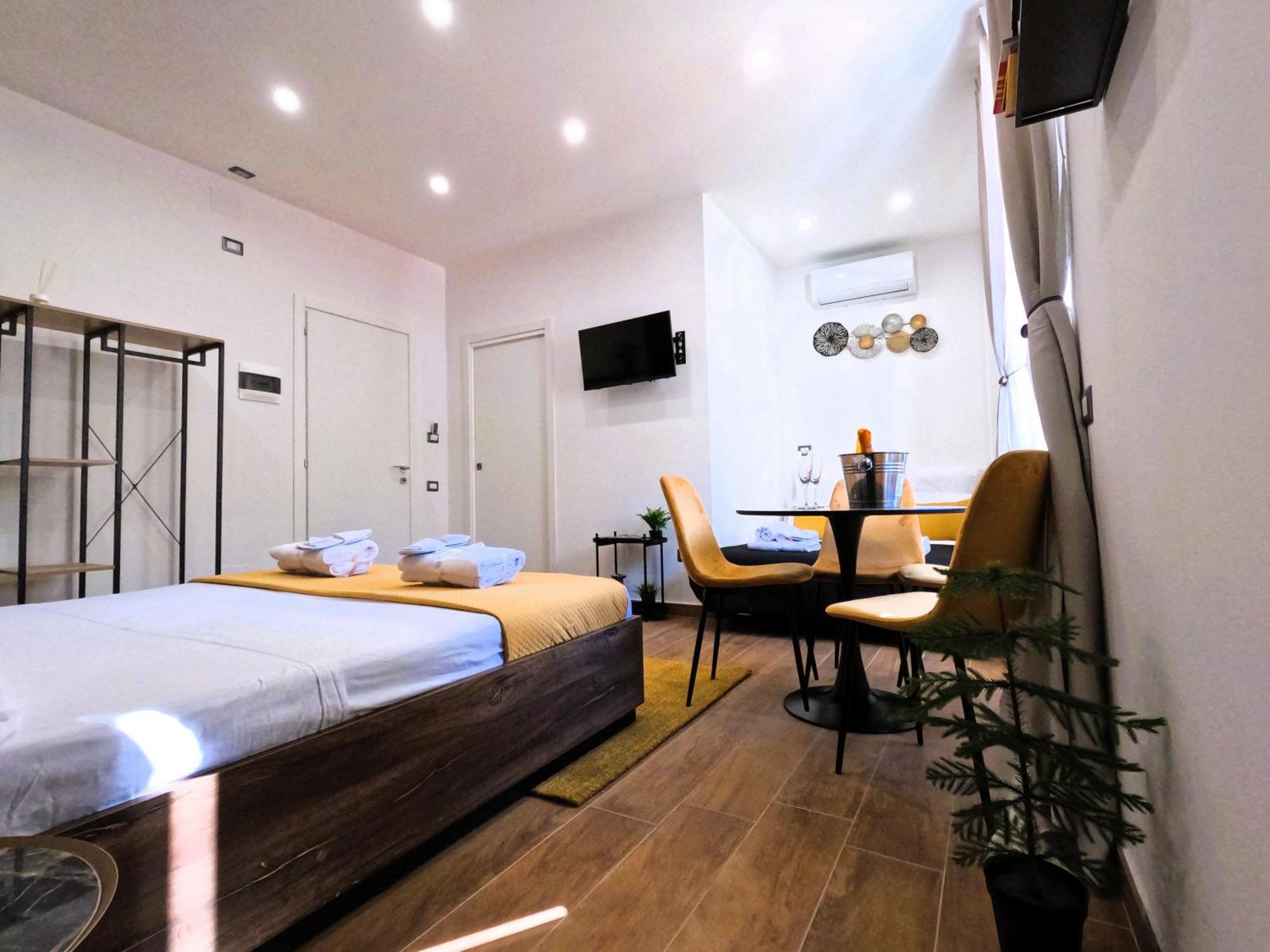 Blackwoody Contemporary Rooms - Napoli Centro Storico Esterno foto
