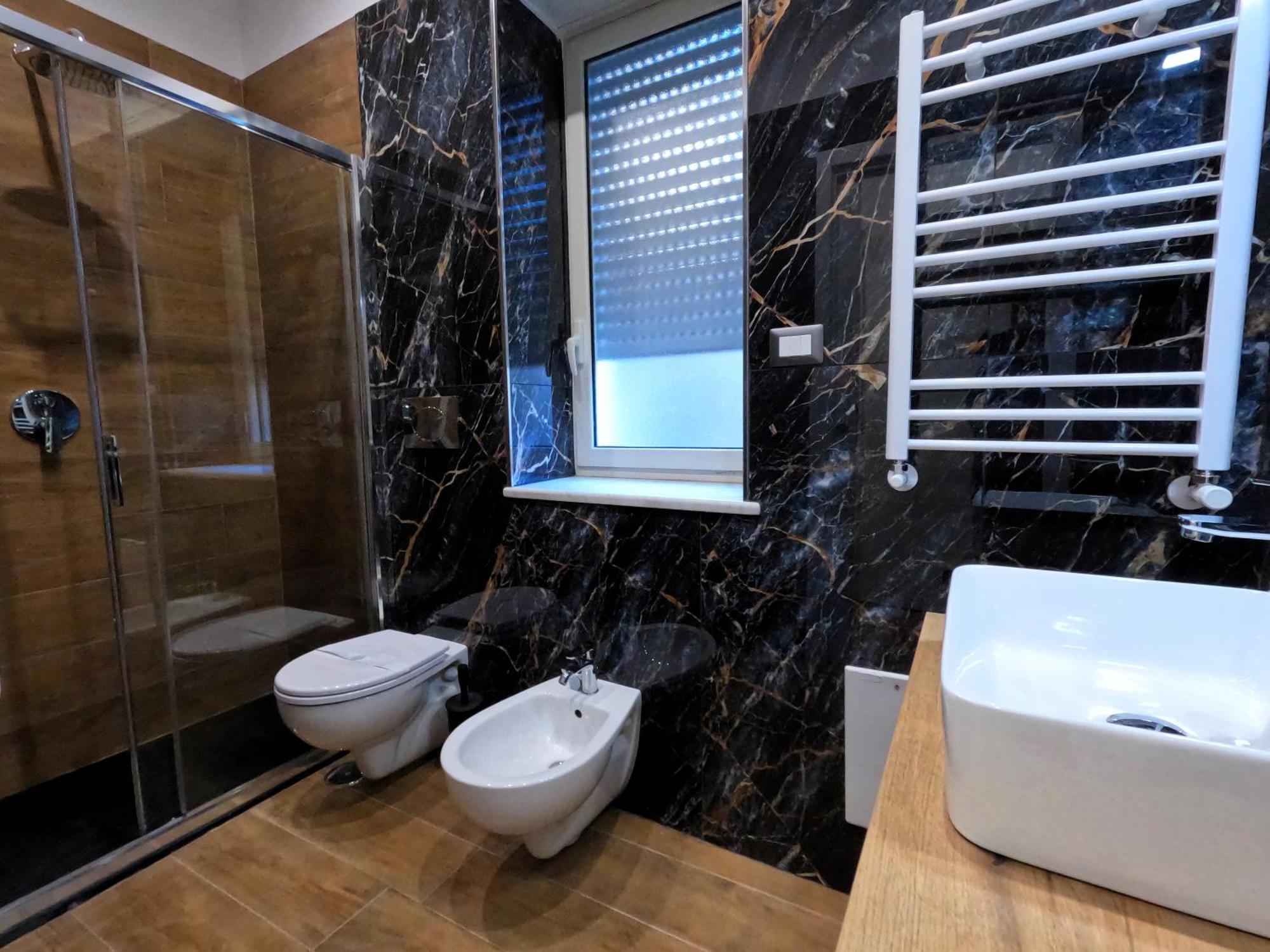 Blackwoody Contemporary Rooms - Napoli Centro Storico Esterno foto