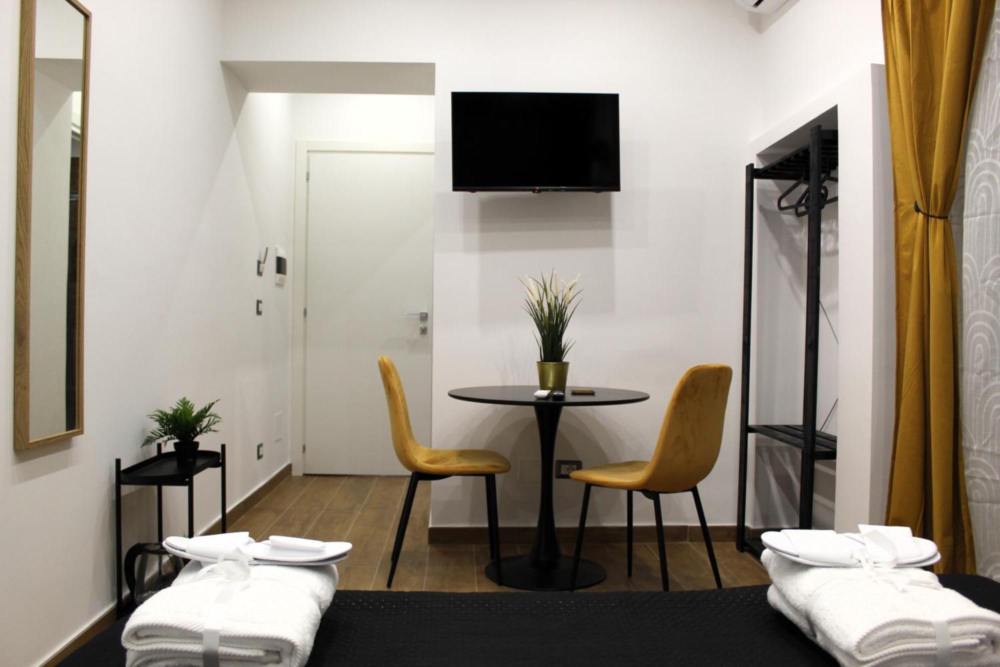 Blackwoody Contemporary Rooms - Napoli Centro Storico Esterno foto